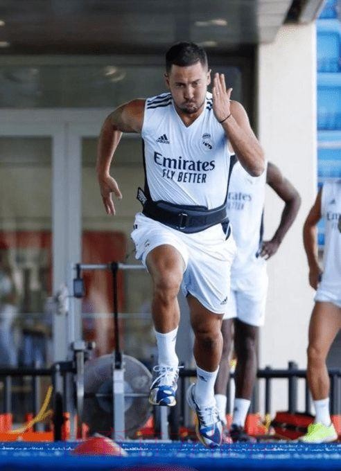 土超落魄豪门有意阿扎尔 皇马生涯6球今铁板凳